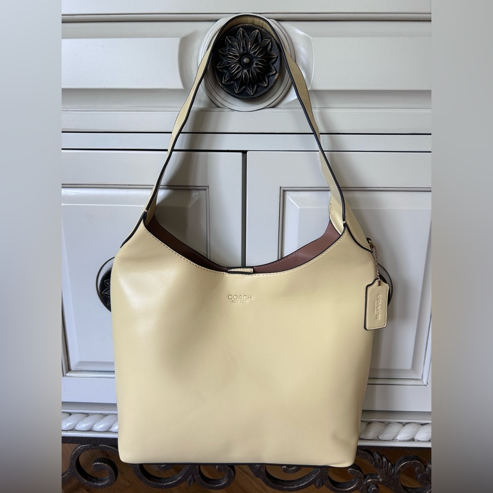 New Beautiful Leather Shoulder Bag